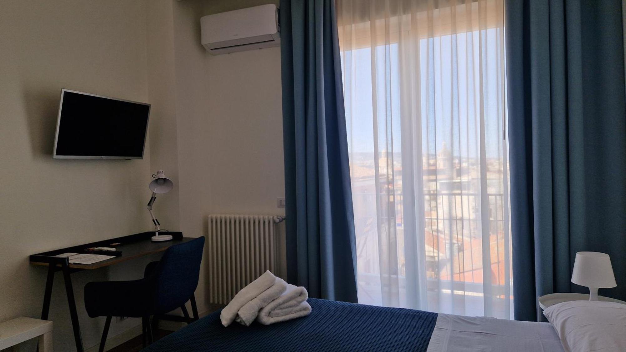 Orlando Rooms คาตาเนีย ภายนอก รูปภาพ
